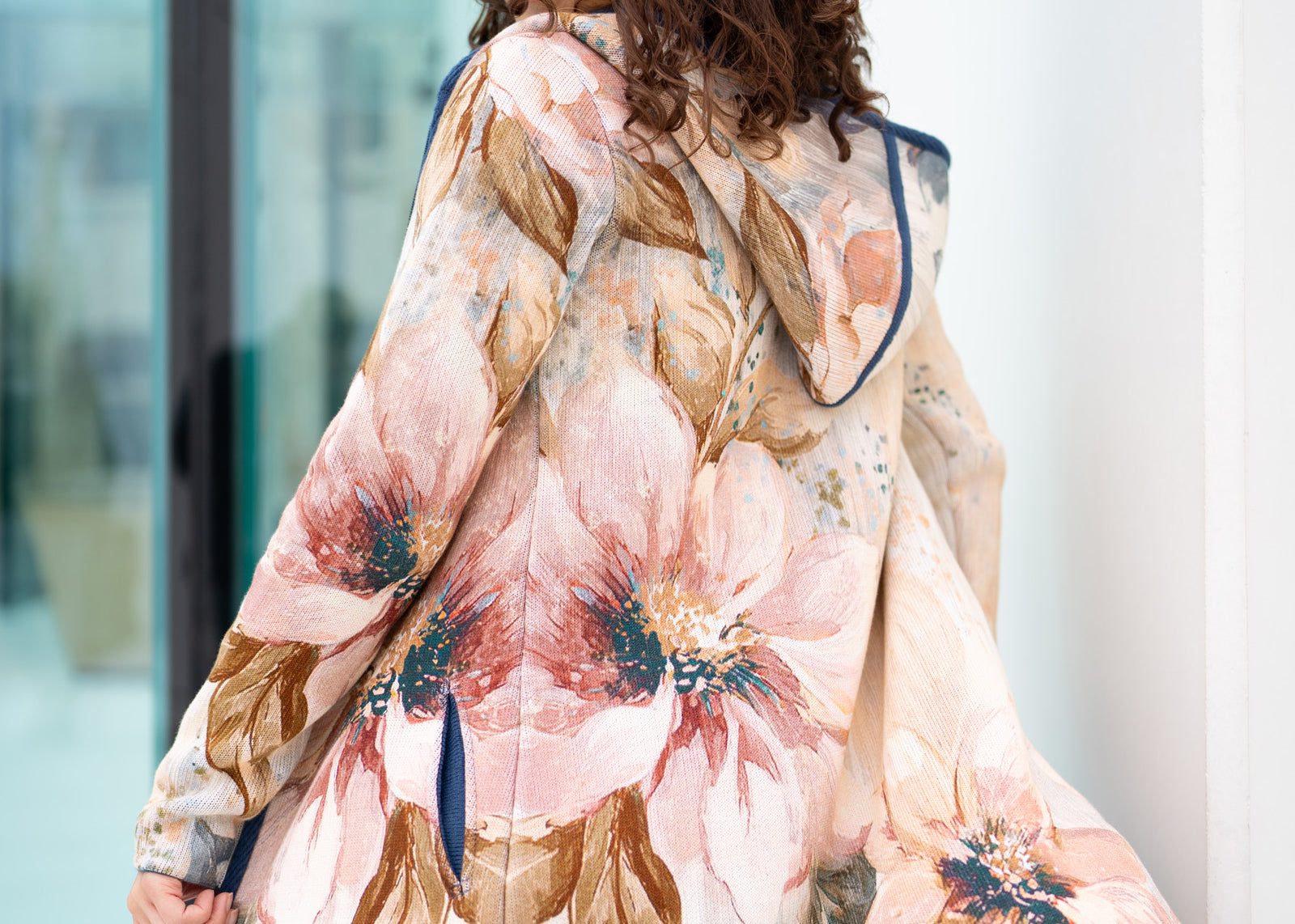 BAIKA női kötött kabát Pasztell Virág – cipzáras, virágmintás, lágy pasztellszínekkel