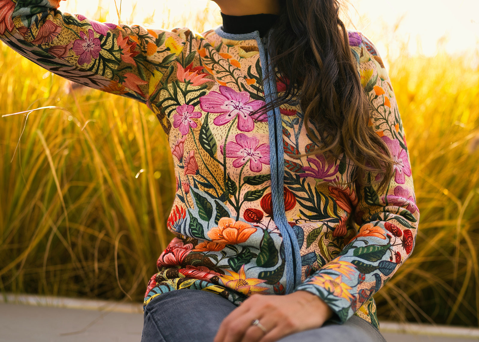 BAIKA női rövid kardigán Lélekvirág – virágos, cipzáras, prémium kötött pamut külsővel